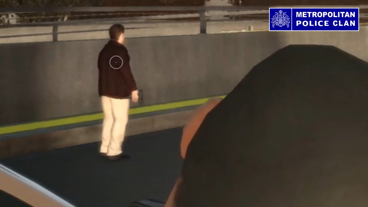 Metropolitan Police Clan: Male with weapon on motorway