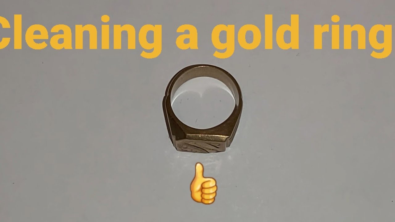 Cleaning a gold ring.,,Reininger"