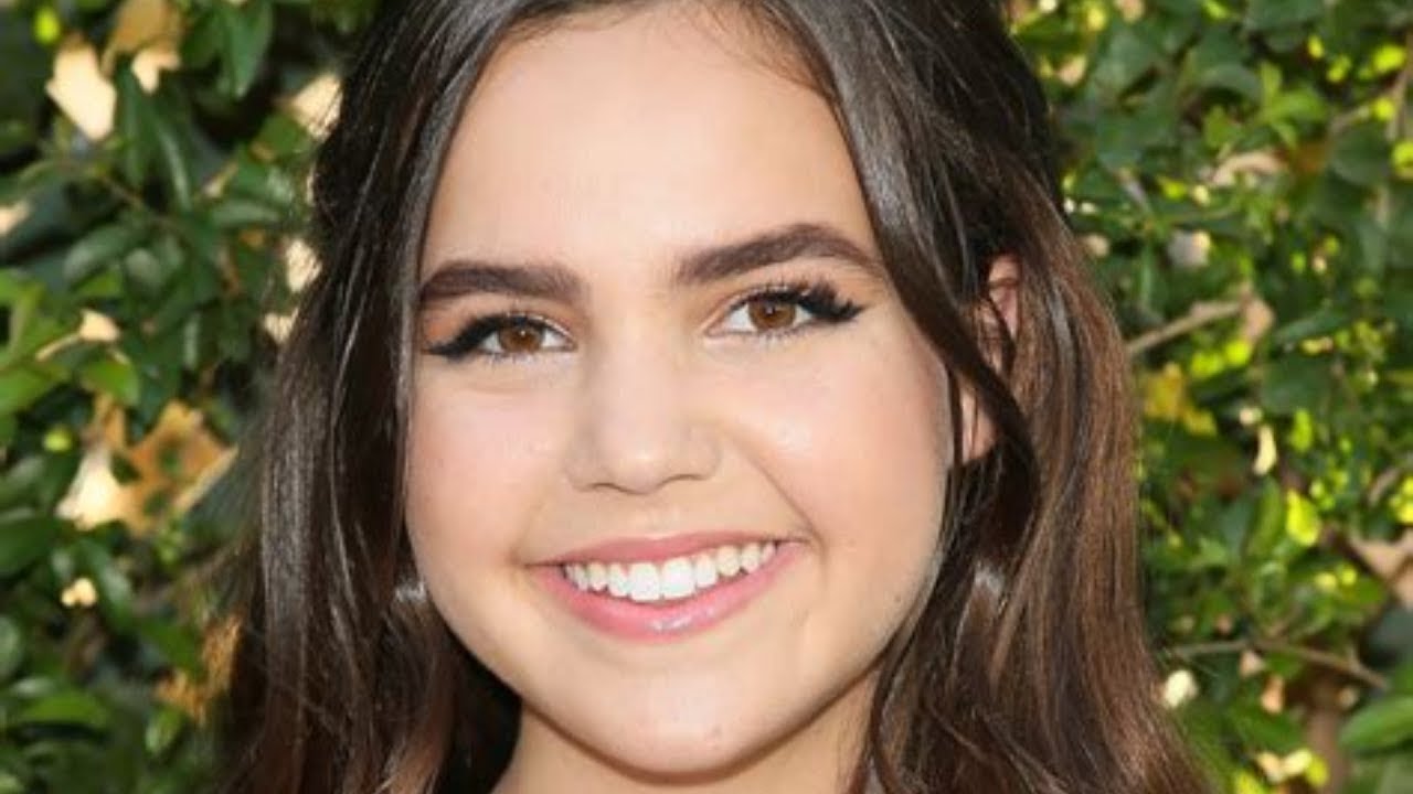 Бэйли Мэдисон в бикини с G-стрингом привлекает внимание