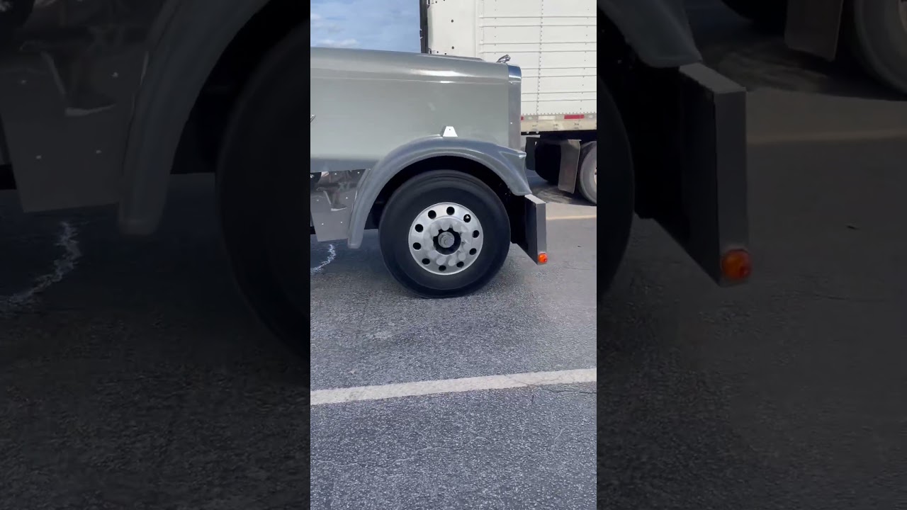 Nice grey Freightliner Classic XL