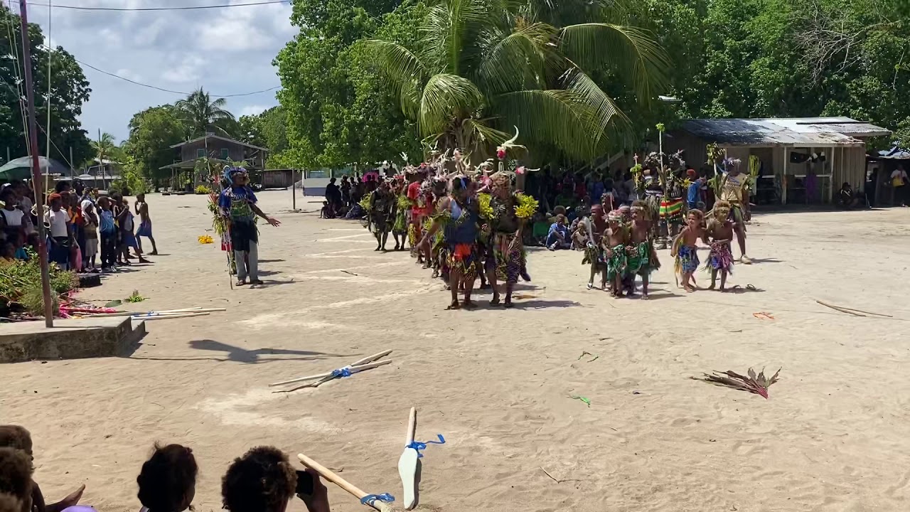 Mailia Singsing Sia – East Gasmata Arowe Dance Performance 2