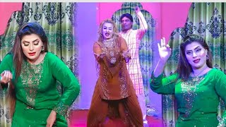 Dil Karda Ve Mera Dil Karda Rain Mujra Dance