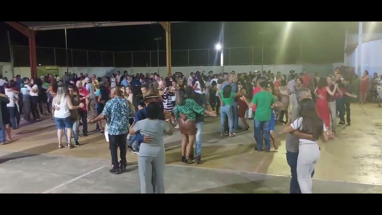 Vamos dança Forro #passossertanejos #Mamonas #roça #vidanaroça #minasgerais #vidareal  #mulherbonita