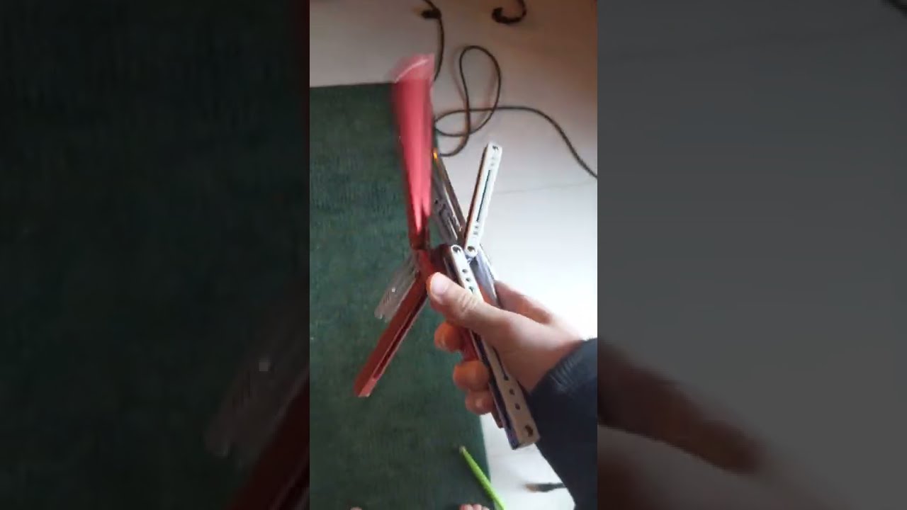 САМЫЙ ПРОСТОЙ трюк с балисонгом! (Научитесь за 2 минуты!)