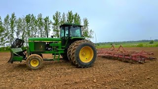 "Silky Smooth" John Deere 7000 planter glides over the ground.