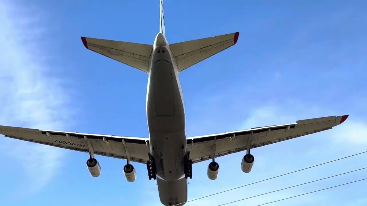 Antinov AN-124 landing RNZAF Ohakea.