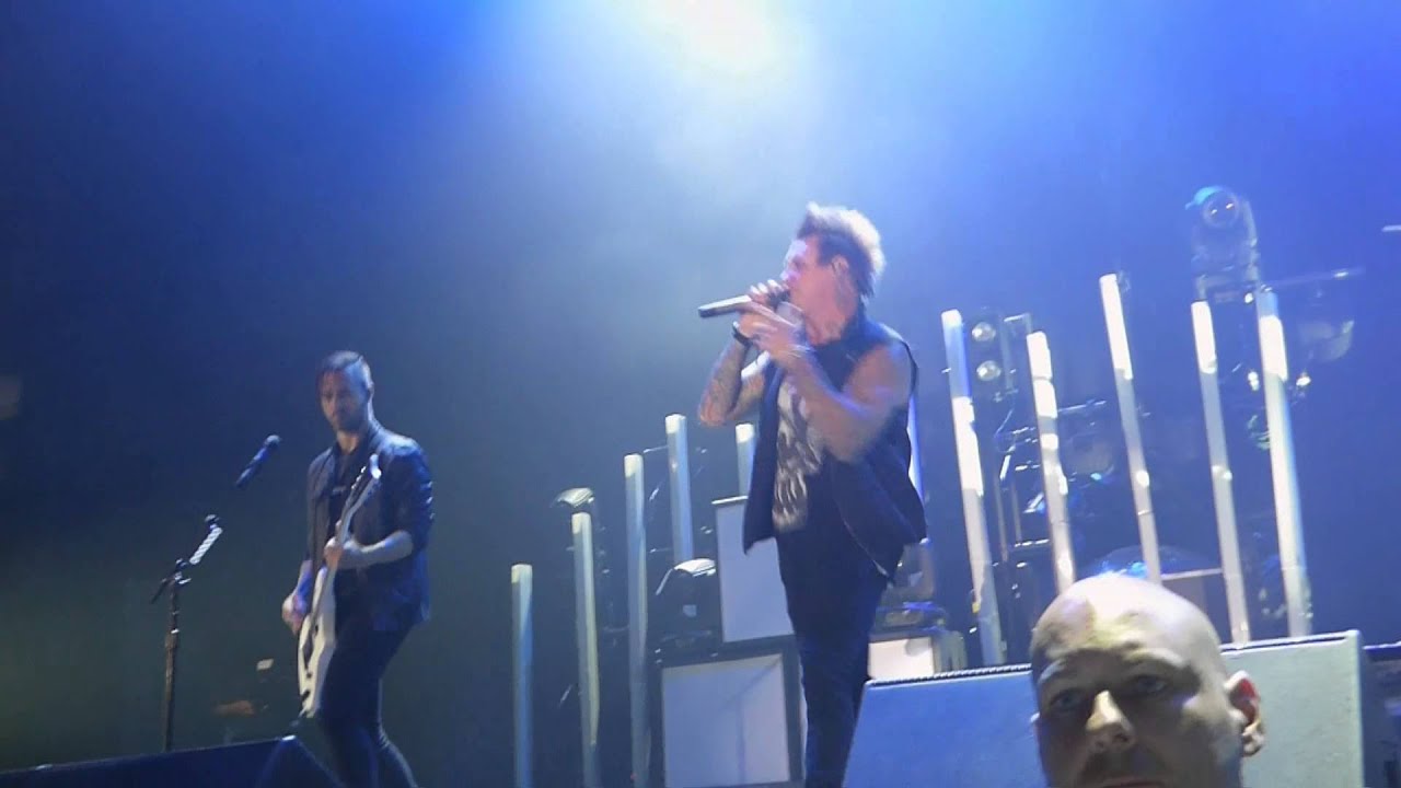 Papa Roach - Face Everything And Rise [Live] - 9.8.2015 - Verizon Wireless Center - Mankato, MN