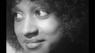 Video thumbnail of "Voz de Cabo Verde (live 1976)"