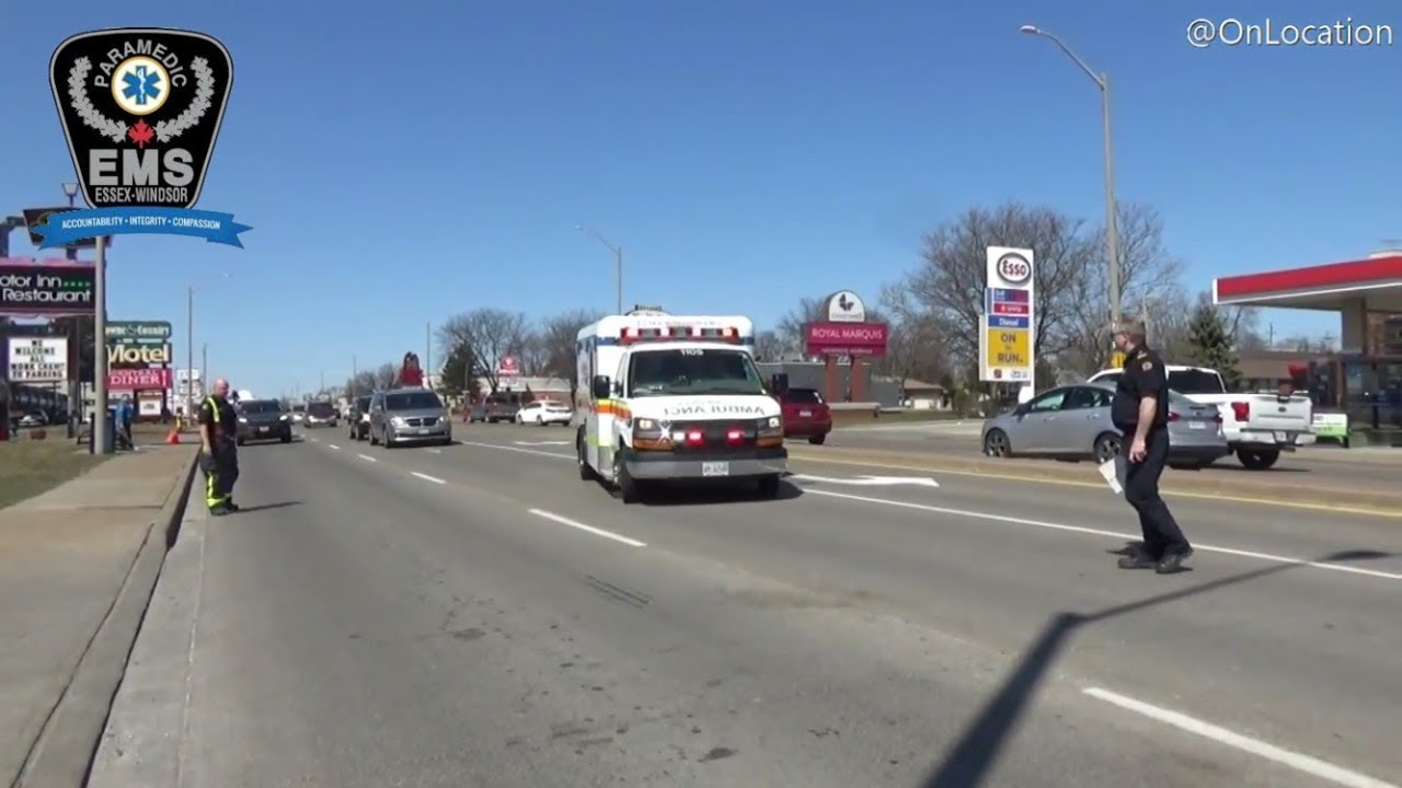 Arriving - 3 Ambulances, Essex-Windsor EMS 1105, 1148, 1380
