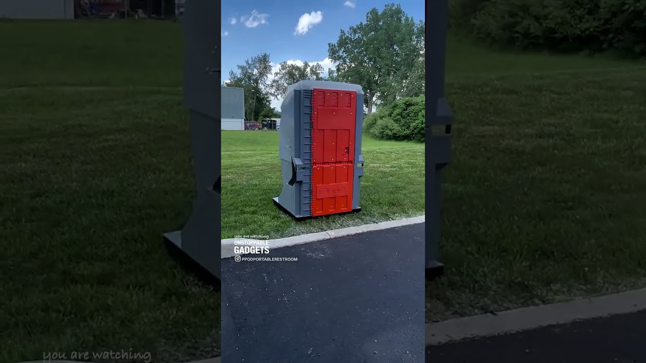 Diese Toilette lässt sich in zwei Hälften teilen