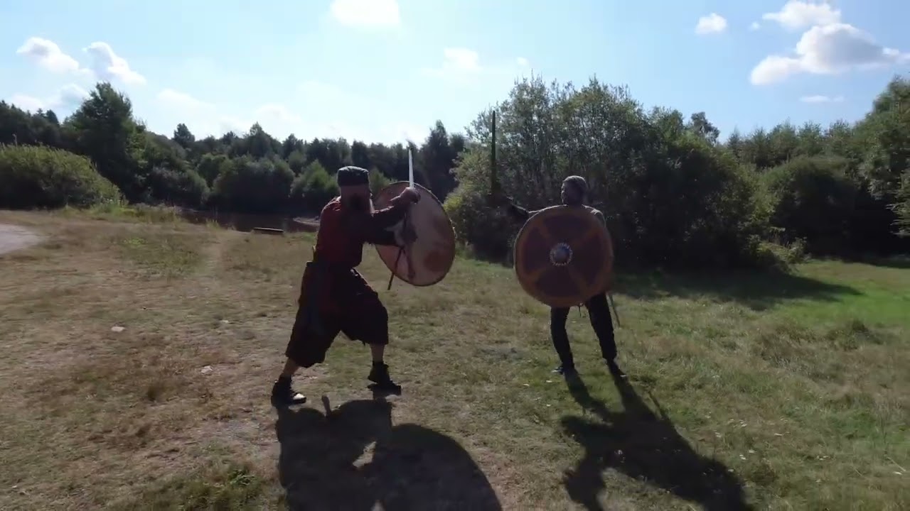 Sword and round shield 