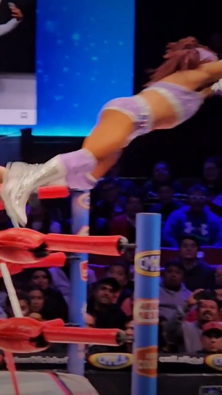 Vuelo de Olympia en la Arena México