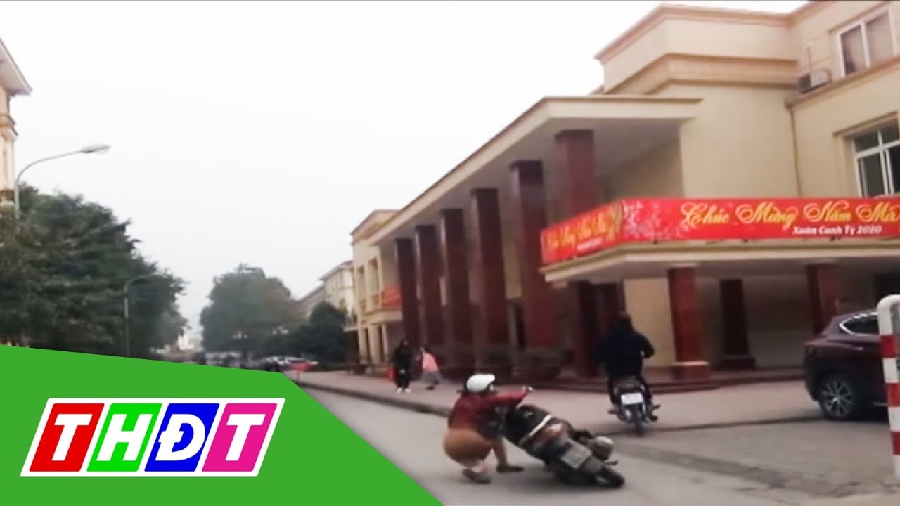 Xi nhan trái nhưng quẹo phải rồi gây tai nạn | THDT - youtube