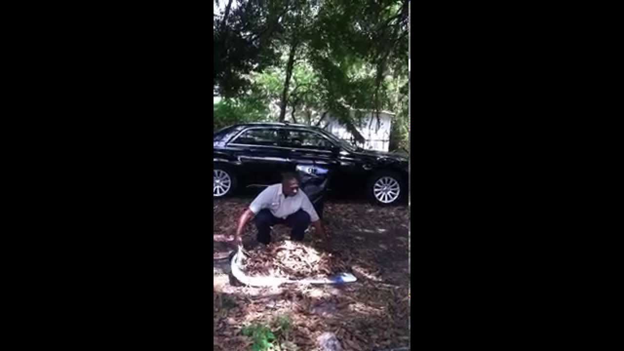 Trash Bag Opener Leaf Grabber