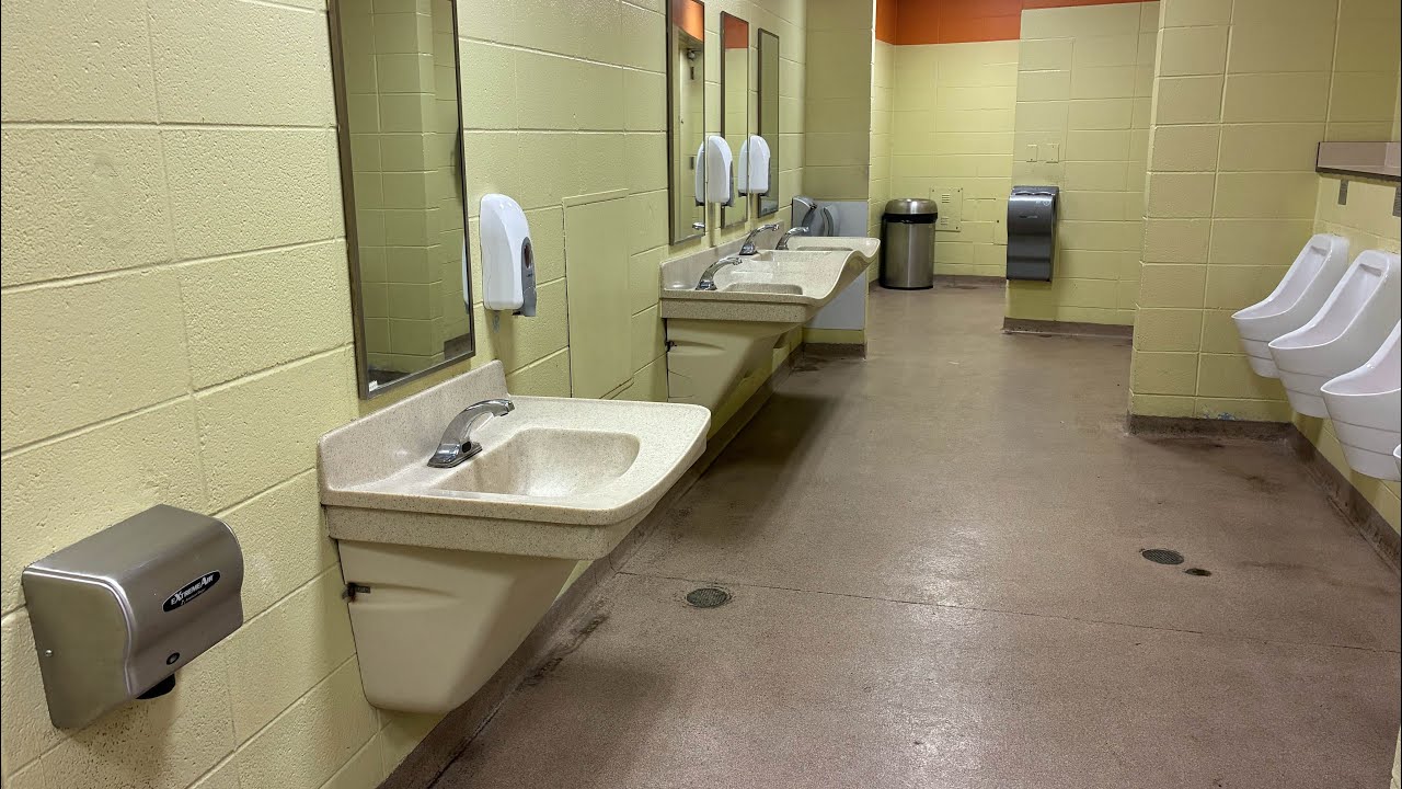 American Dryer eXtremeAir GXT & Dyson Airblades | Indianapolis Zoo | Indianapolis, IN