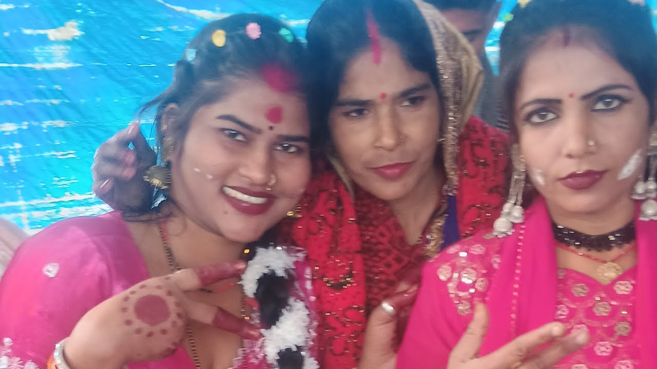 परतावल वाली भौजी लाइव हैं 