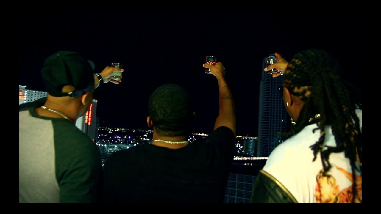 Смотреть «B-Smoove and Yung Hogg - "Jump Fresh" - Directed by @JaeSynth» на YouTube Смотреть «B-Smoove and Yung Hogg - "Jump Fresh" - Directed by @JaeSynth» на YouTube