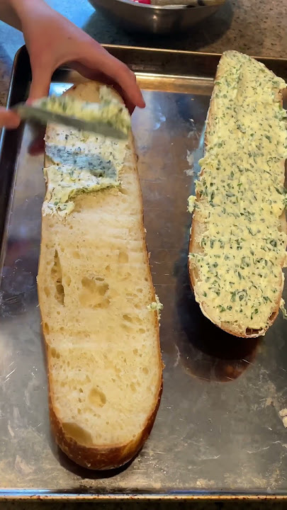 The Best Garlic Bread #shorts #cooking #garlic #easy