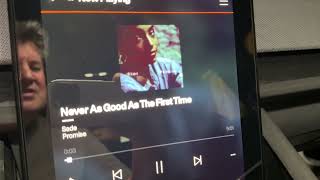 अपने पोलस्टार 2 पर USB ड्राइव से MP3 फ़ाइलें चलाना screenshot 1