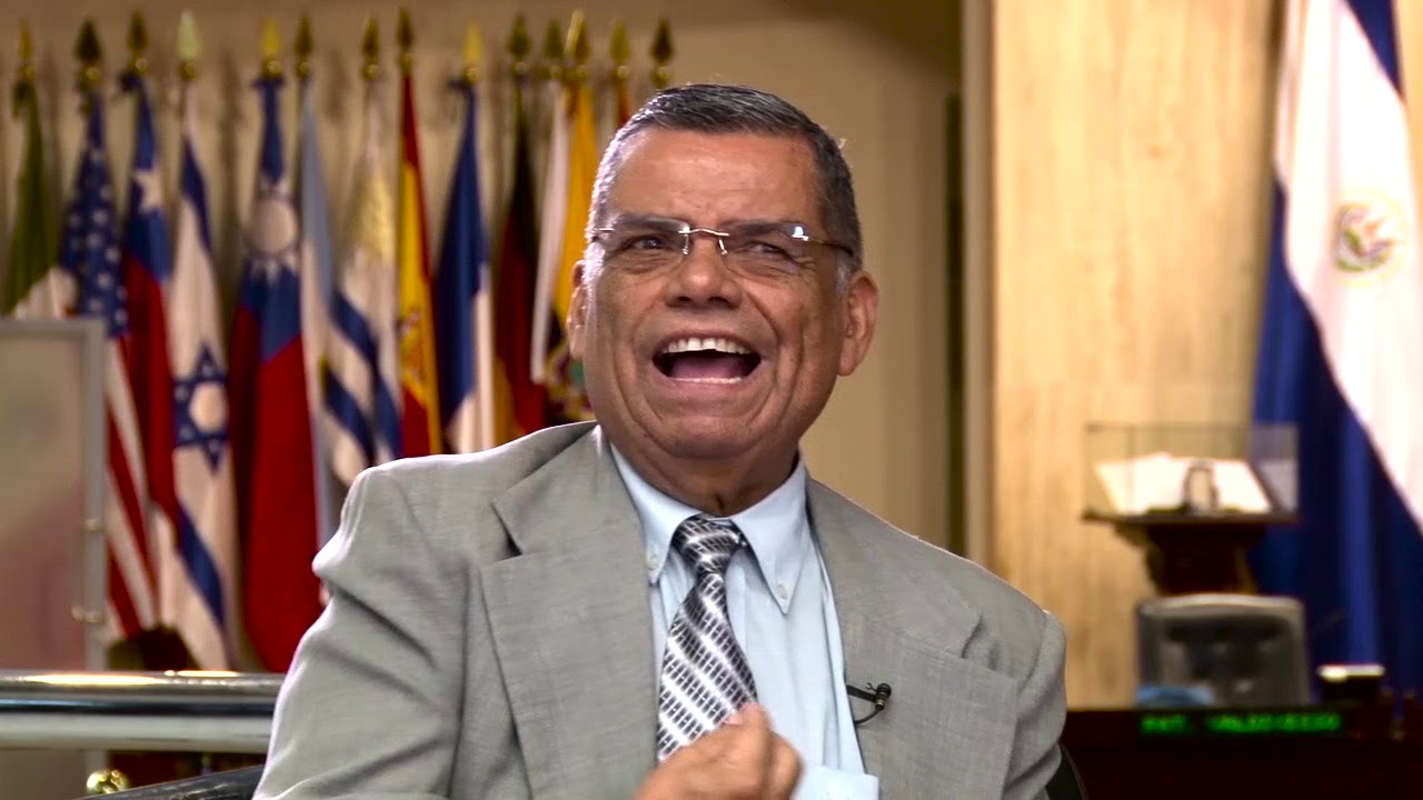 Héctor Manuel Solís Guerra elton john