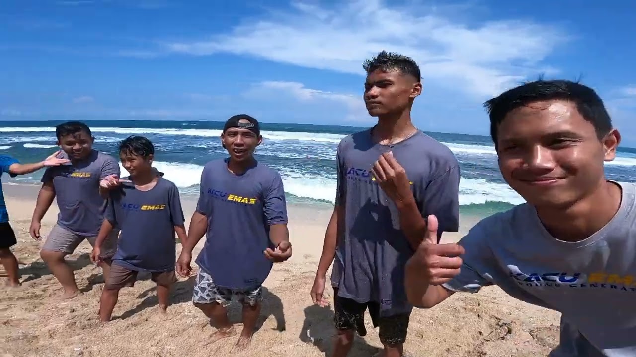 bermain game outbond di PANTAI SEPANJANG gunung kidul !! BRYN outbound, tour & travel