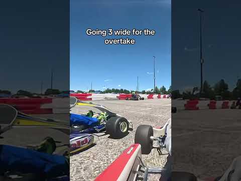 Going 3 wide for the overtake #racing #shorts
