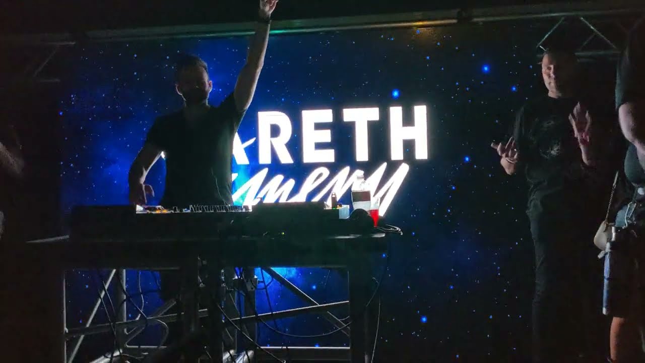 Watch Gareth Emery - U (Live at LSR/City Black Card NFT Private Party Las Vegas 2022) on YouTube Watch Gareth Emery - U (Live at LSR/City Black Card NFT Private Party Las Vegas 2022) on YouTube