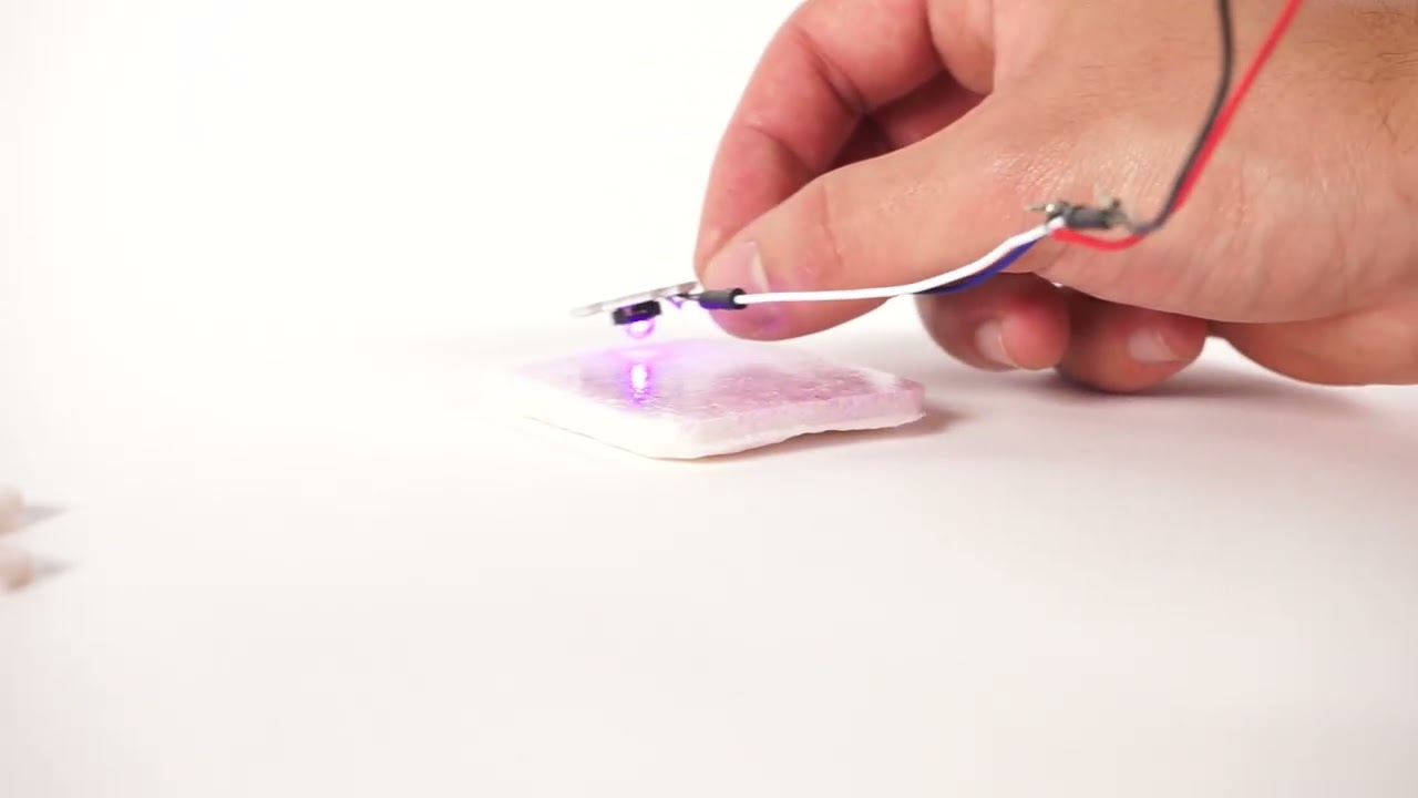 Photochromic Silestone  #4 - Talking Surface sample