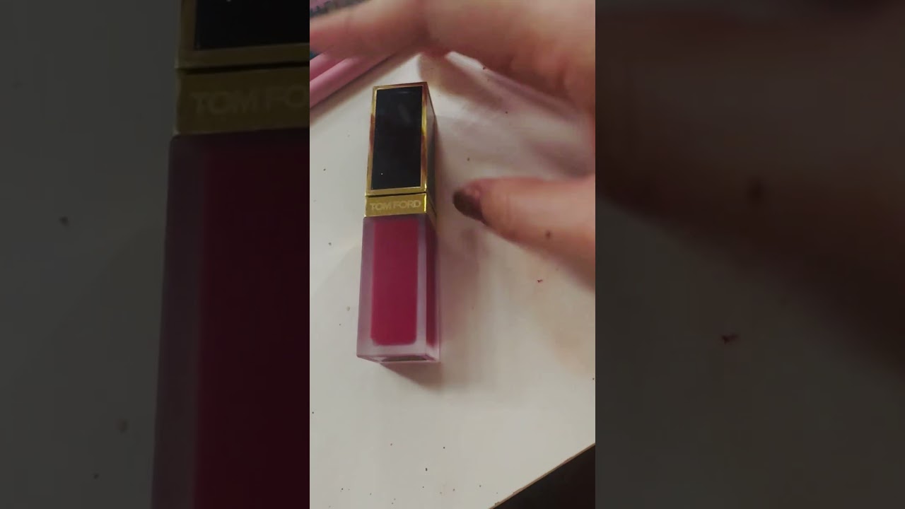 Tom Ford liquid lip luxe matte 127 temptress