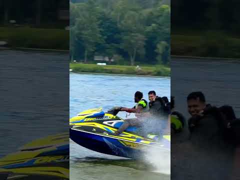 Gregory Lake Nuwara Eliya Boat Ride