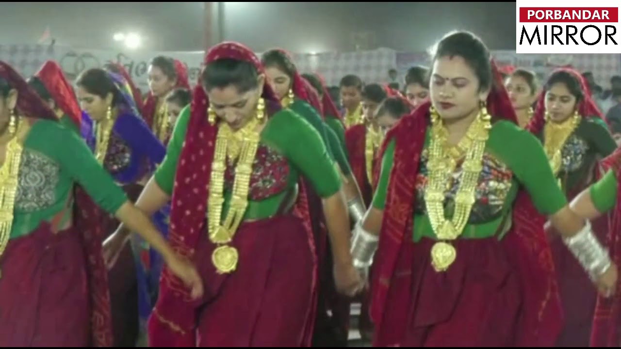 Porbandar Mirror:Maher Samaj Traditional Raas Visual - YouTube