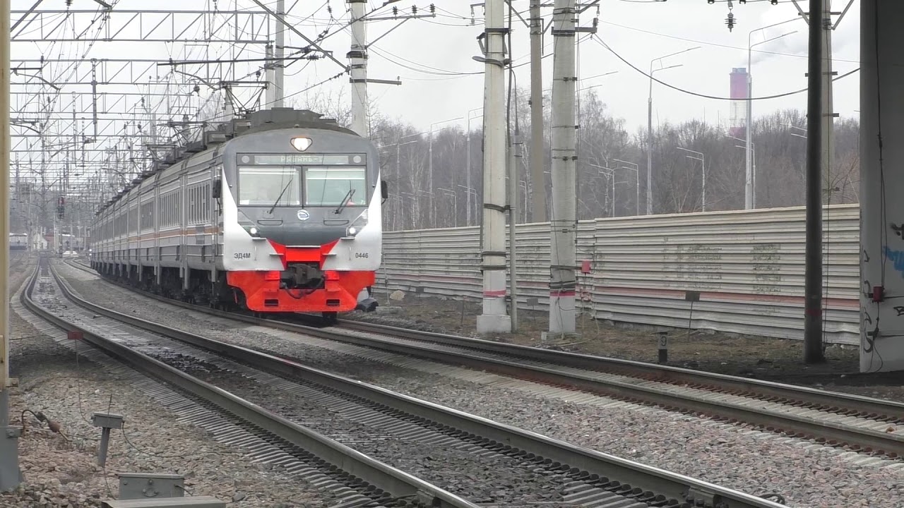 Поезд береза минск. Эд4м 0446. Эд4м Москва Рязань. Эд4м 0446 Калуга. Электричка фирменный экспресс Рязань Москва.