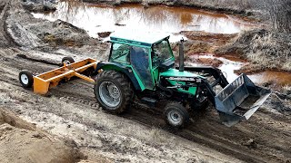 Deutz Allis 7085 Grading Muddy Road