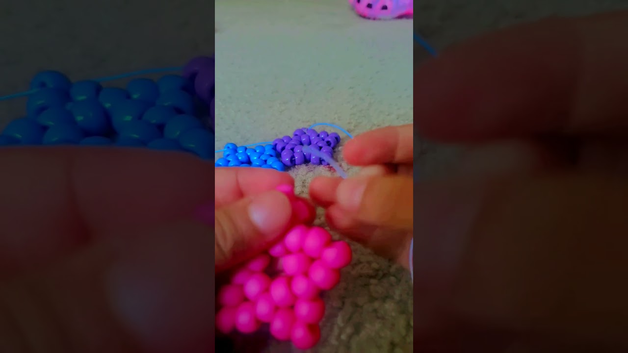 making a kandi star belt chain!!