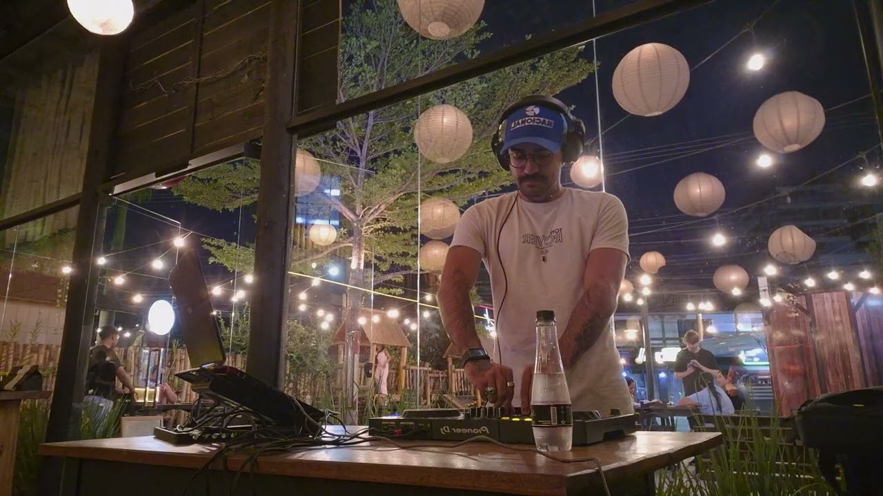 Watch COMPIANI @ Sunset Gastrobar, Camboriú/SC on YouTube Watch COMPIANI @ Sunset Gastrobar, Camboriú/SC on YouTube