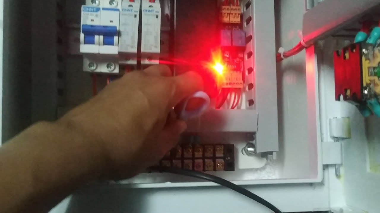 tủ điện bơm nước tự động cho 2 máy bơm xài nguồn 12v... - youtube