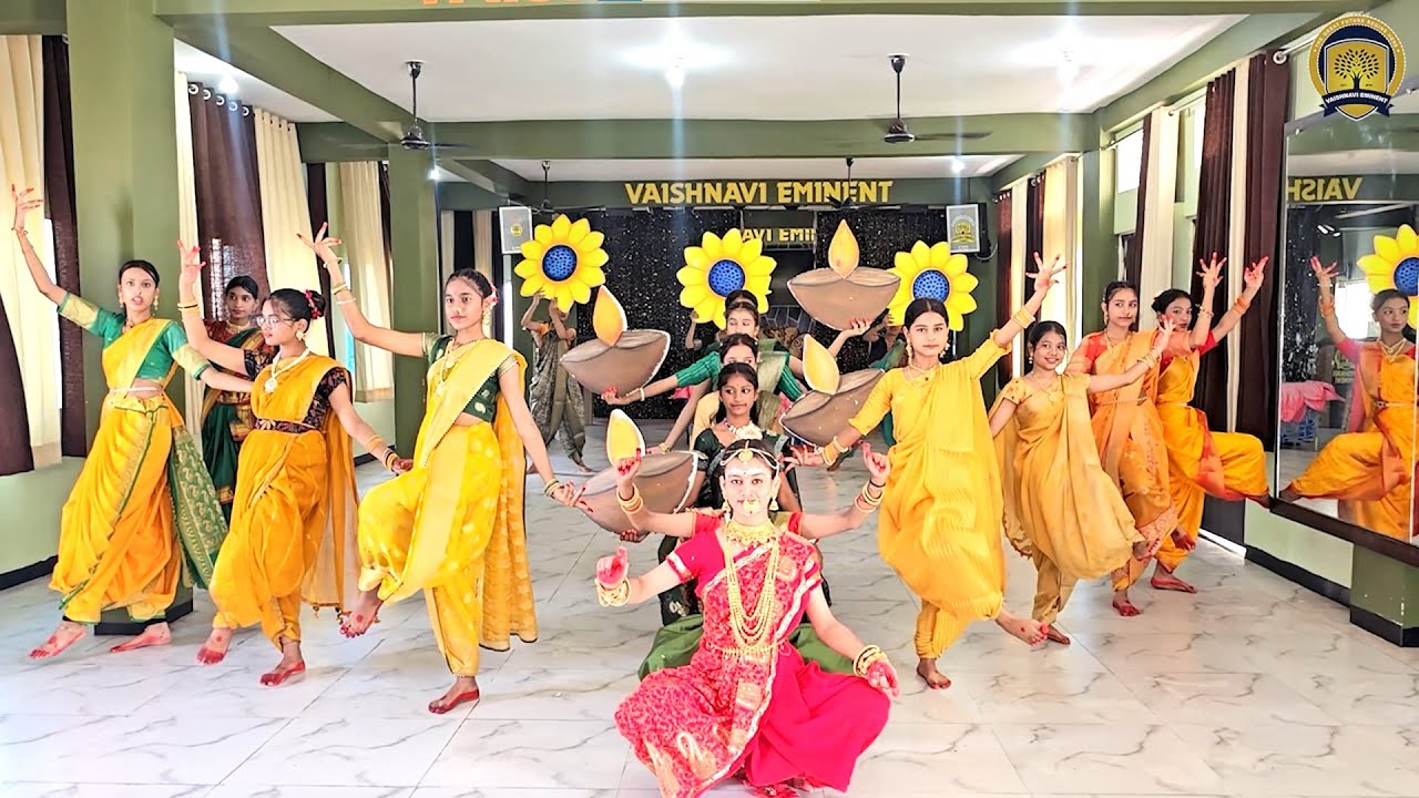 🌸Sumanasa Vandita Sundari | Divine Performance | Diwali Celebration 2025 |  Vaishnavi Eminent School
