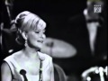 Capture de la vidéo Bill Evans & Monica Zetterlund - Once Upon A Summertime (1966 Live Video)