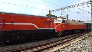 7201次貨物列車通過大林車站