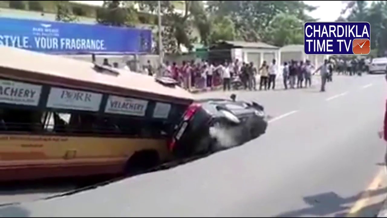 Major cave-in: Bus driver's presence of mind saved the day