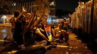 Venezuela'da muhalefet oyların yeniden sayılmasında ısrarlı