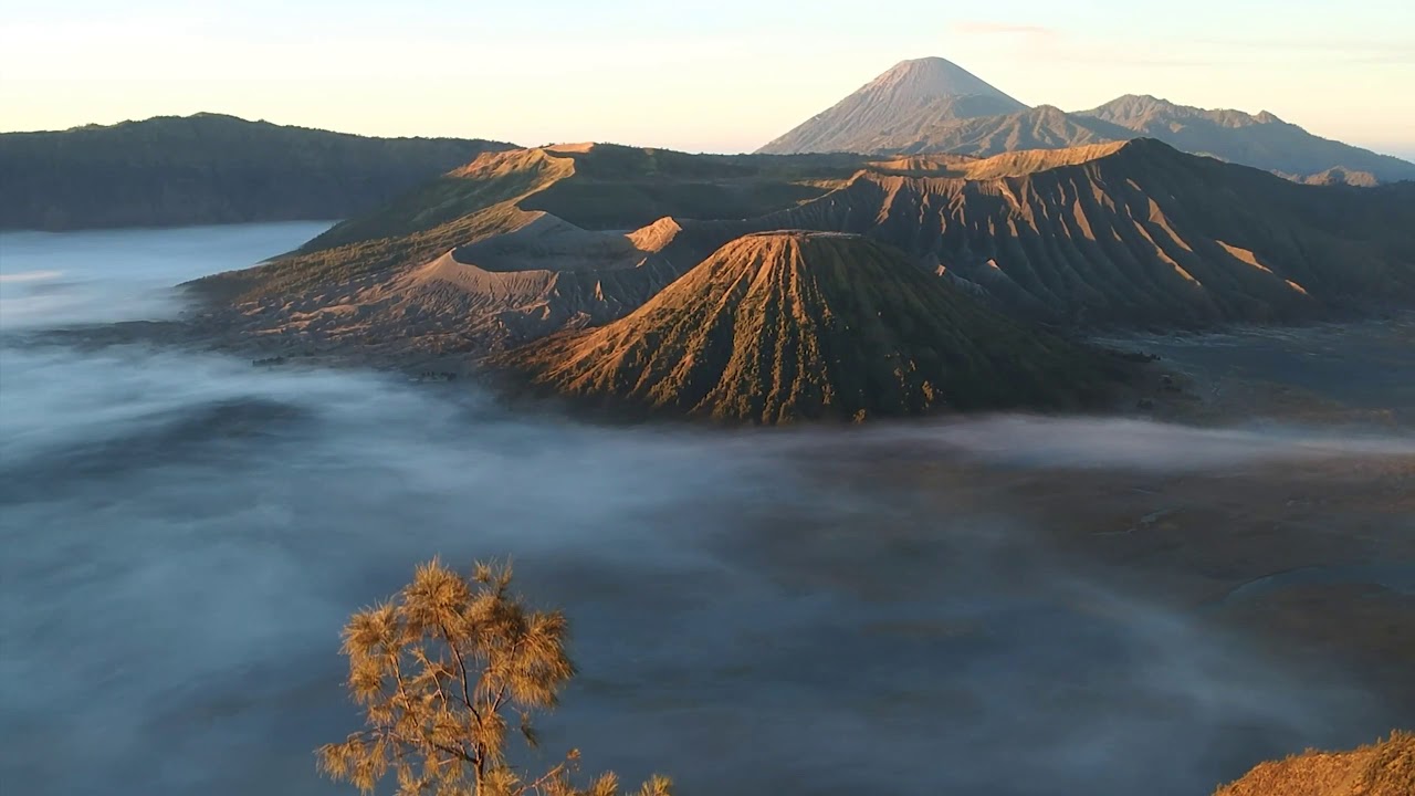 Lost King - You ft. Katelyn Terver ( Evan Berg - Remix ) dalam Bromo Ijen Trip
