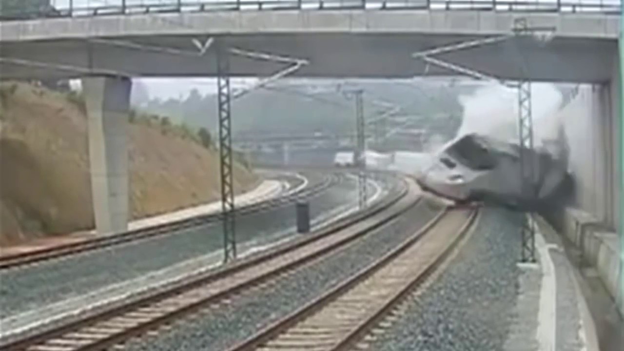 Tren bala se descarrila (bullet Train derails) YouTube