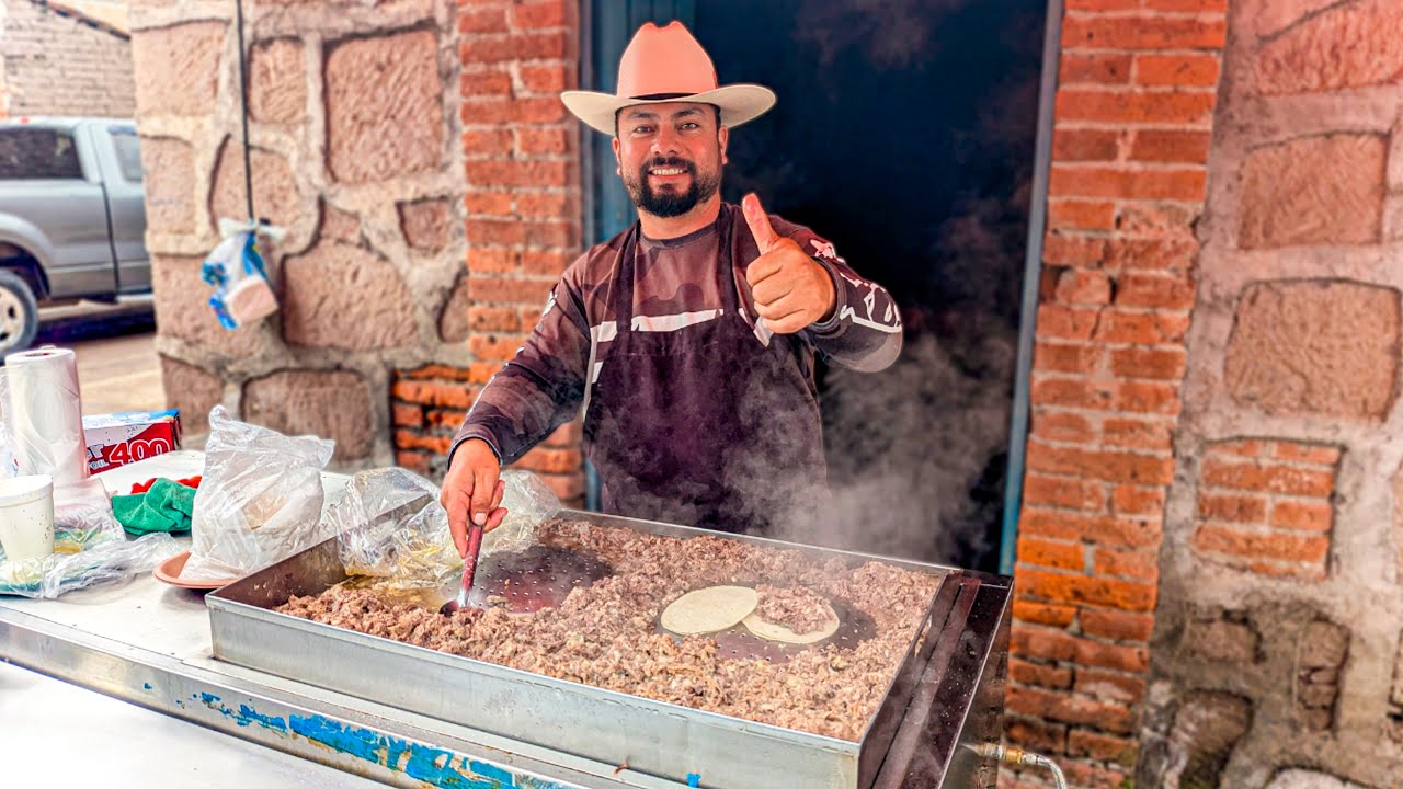 El Taquero más Carismático de México | El Güero Pifas de Copándaro 