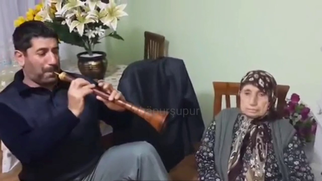 Annesine zurna çalan adam ama arkada Vahit Guetta var YouTube