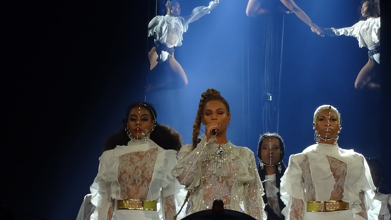 Beyoncé - Mine (Live Formation World Tour, Dusseldorf - Germany) Front Row HD