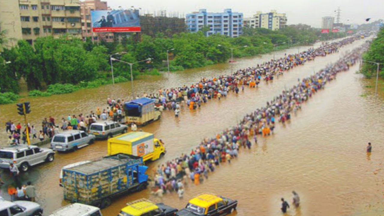 Mumbai rains are MERCILESS! Monsoon Rains trigger Flood Chaos in India ...