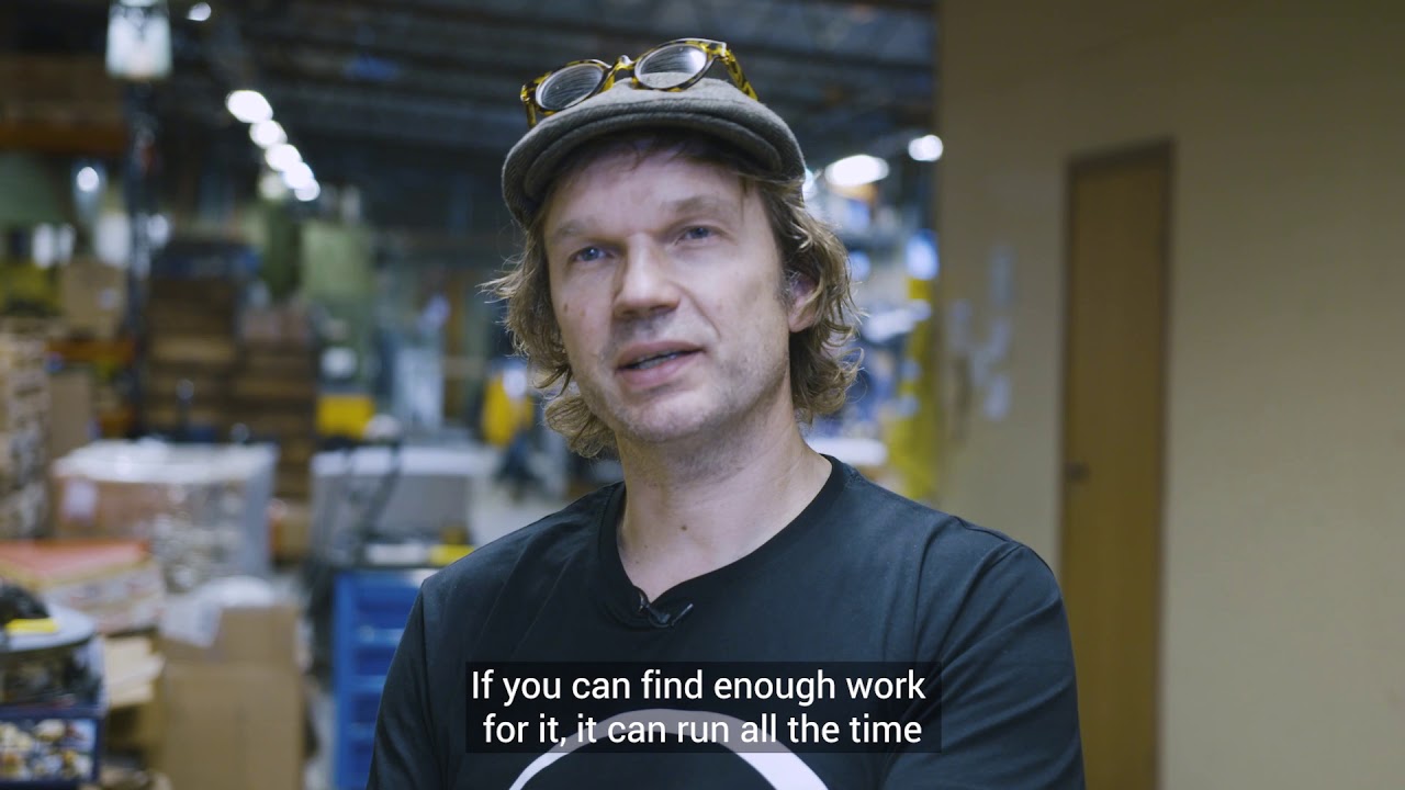 Cobot help automate monotonous work in small manufacturing company