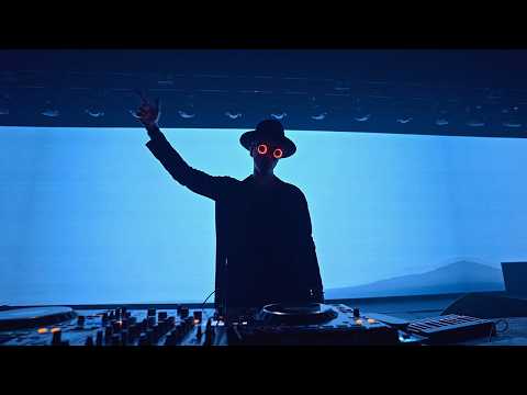 KRŸS - Missing (ft. m els) [Live Performance]