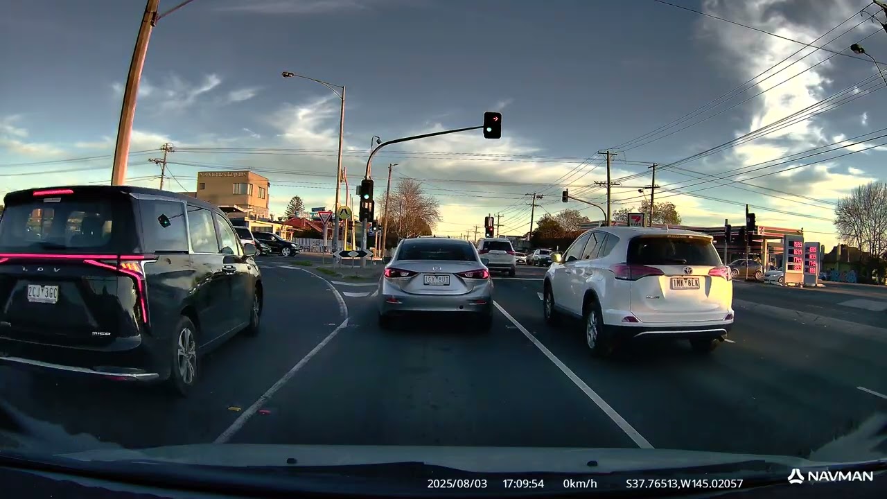 Driving Melbourne, Reservoir to Templestowe via Fairfield Mobile Phone Seatbelt Camera